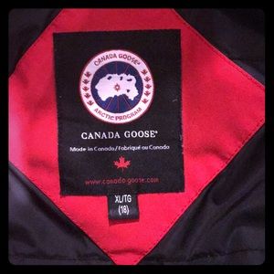 Canada Goose size 18 kids same as women smalll